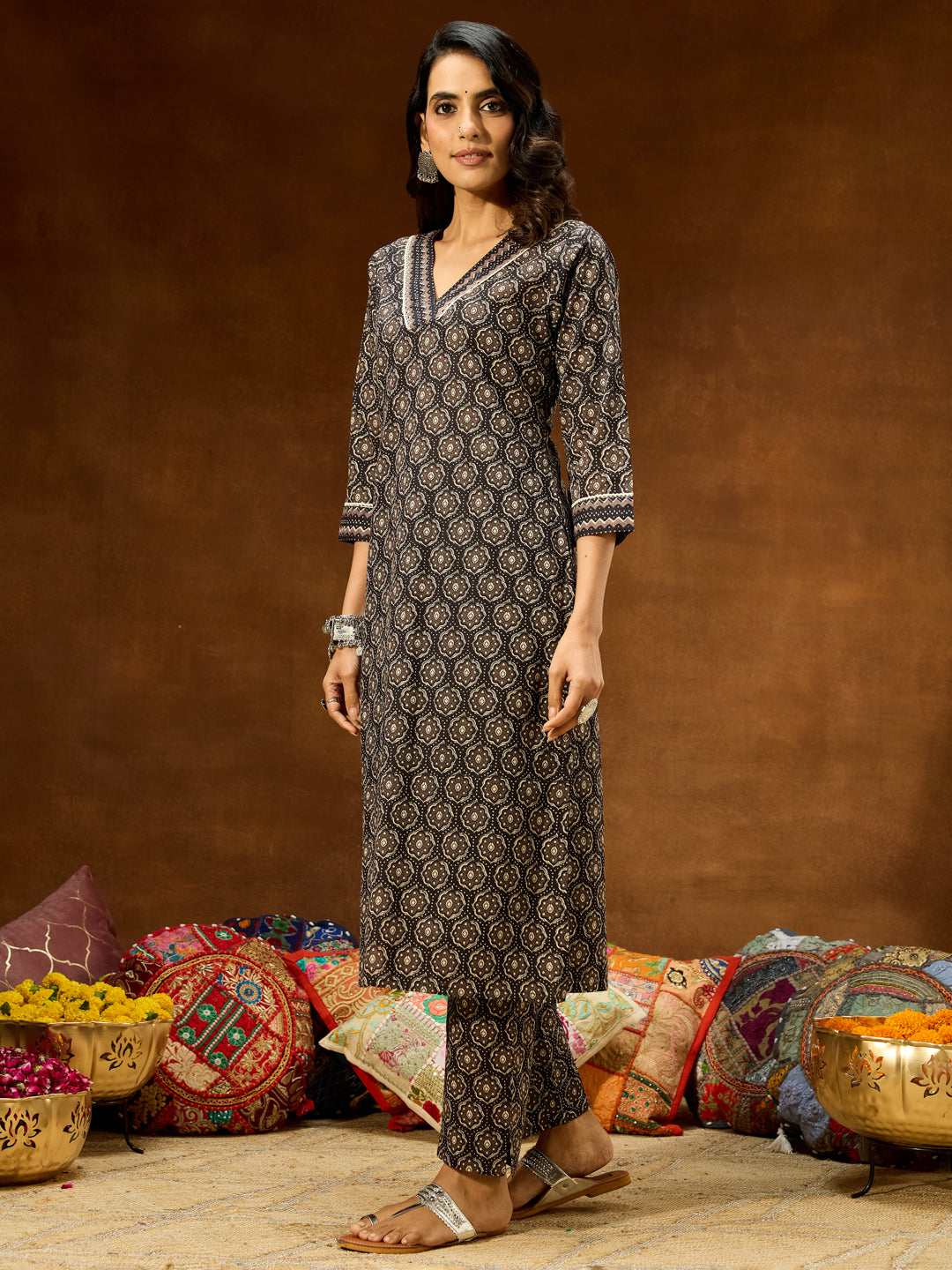 Janasya Women's Black Pure Cotton Ethnic Motifs Printed Straight Kurta Pant Set