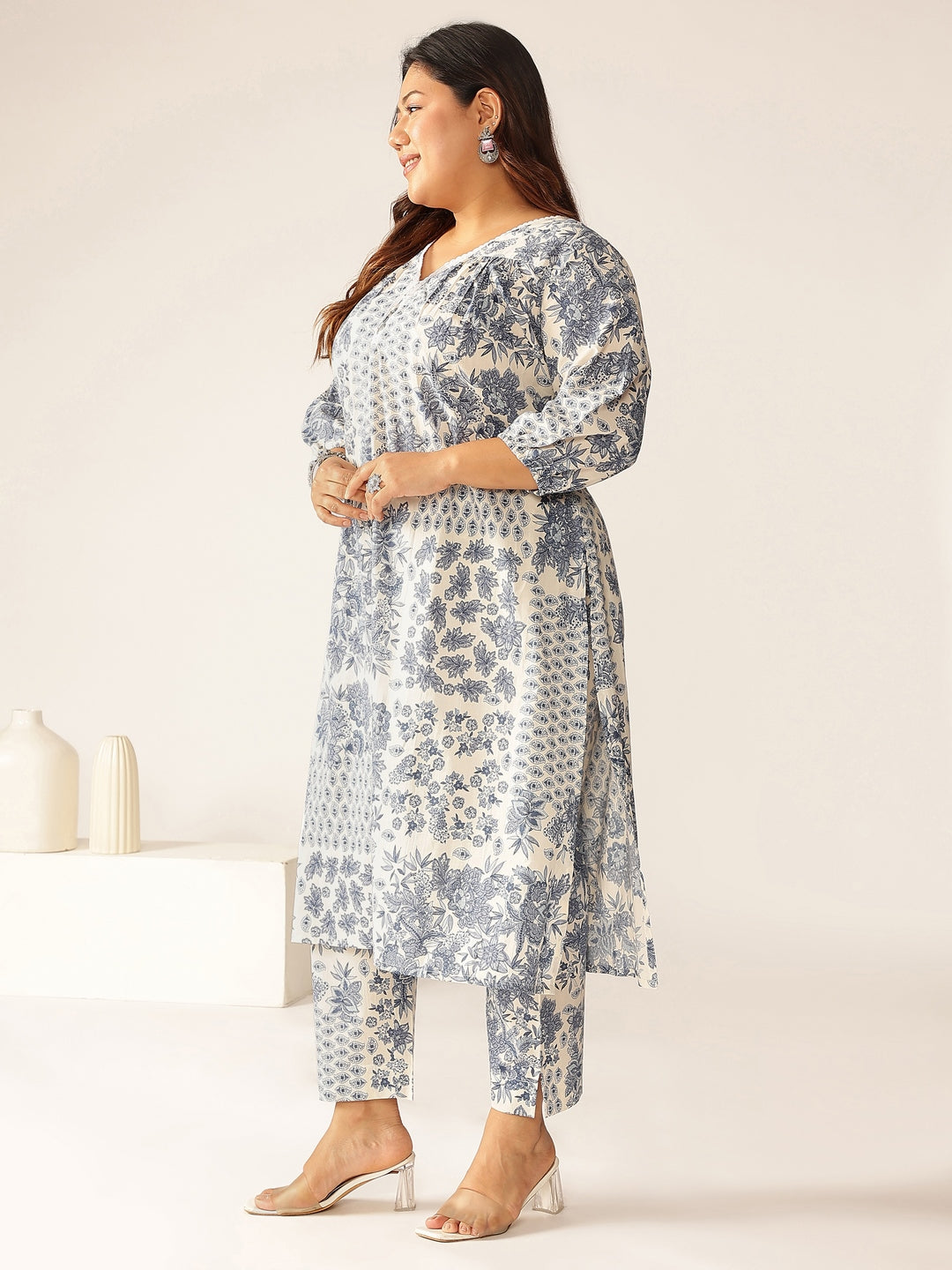 Plus Size Off-White Pure Cotton Floral Printed A-Line Kurta Set – Janasya