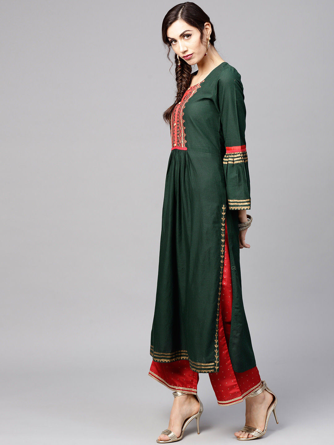Women Green yoke design straight kurta with block print detail