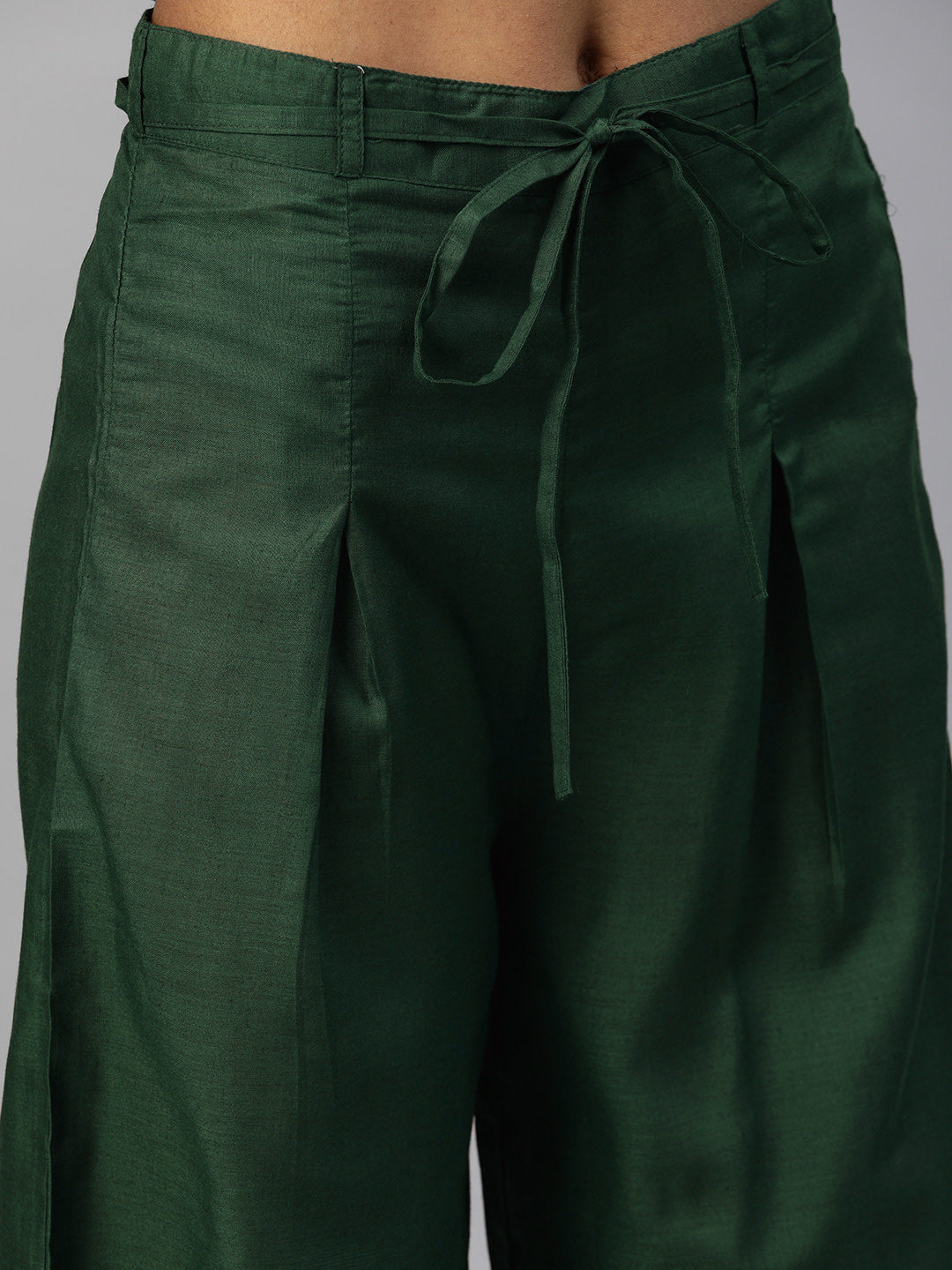 Women Green solid kurta with palazzos and dupatta